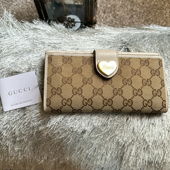 Gucci Beige Monogram Wallet - Picture 6 of 12